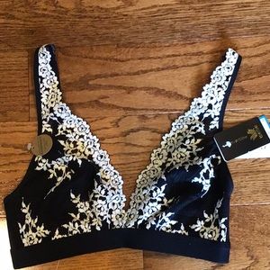 Soma Wacoal black bra